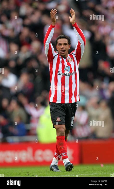 KIERAN RICHARDSON SUNDERLAND FC STADIUM OF LIGHT SUNDERLAND ENGLAND 25 ...