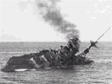 The sinking Italian cruiser Zara battle of Cape Matapan | Buque, Barcos, Acorazados