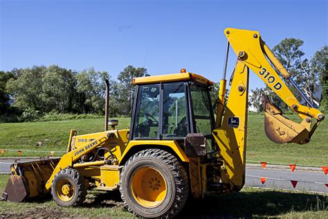 Conduct backhoe/loader operations – RIIMPO319E – Advanced Industry Training