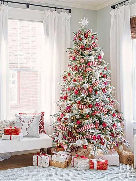 This tree's as sweet as a candy cane and just as colorful! To get the look… | Creative christmas ...