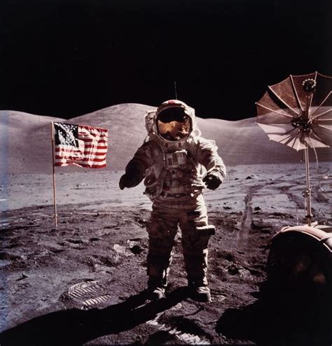 Breathtaking Shots Of American Astronauts On The Moon (9 pics)