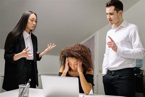 5 Workplace Harassment Examples That You May Not Know - Syndication Cloud