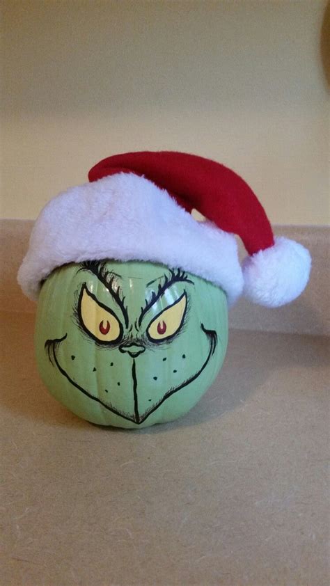 The Grinch pumpkin. | Creative pumpkin painting, Pumpkin halloween ...