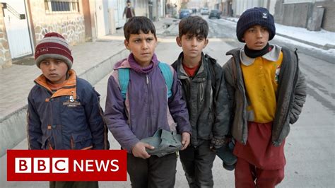 Afghanistan: Children in Kabul working for a piece of bread - BBC News ...