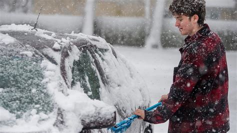 Mass. meteorologist says storm may bring snow, high winds this weekend