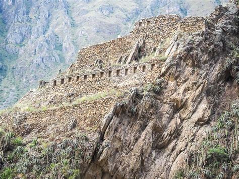 A Guide to Visiting Ollantaytambo Ruins (with walking route ...