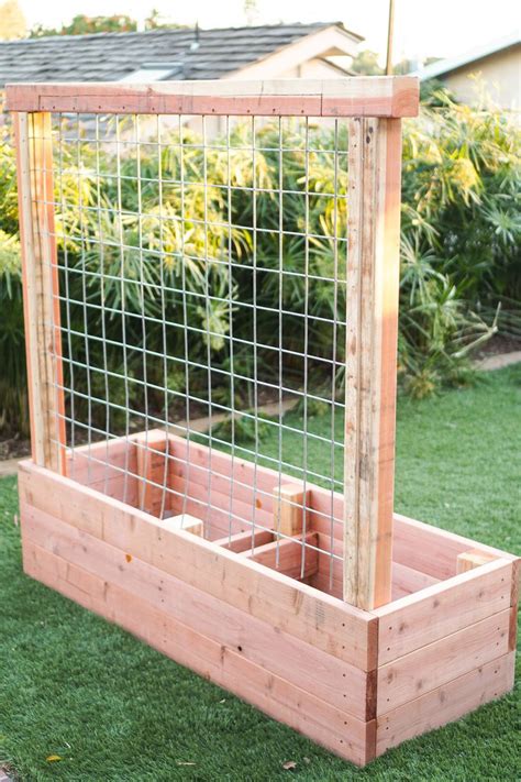 Building a Raised Planter Bed with a Trellis | DIY - Dalla Vita | Diy ...