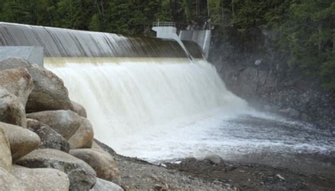 How to Make a Waterfall Dam | Garden Guides