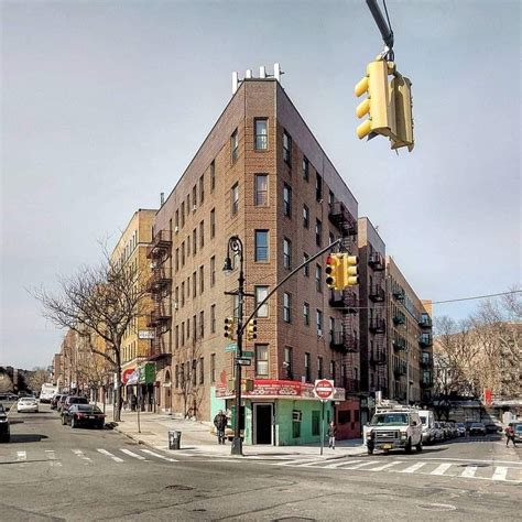 A street corner in Norwood, the Bronx. Photo taken in 2019 by Joe Raskin. | Norwood, Street, Bronx