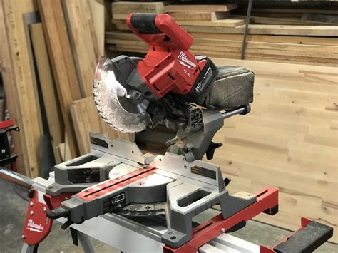 CORDLESS MITRE SAWS: The Near-Perfect Tool for DIY Work