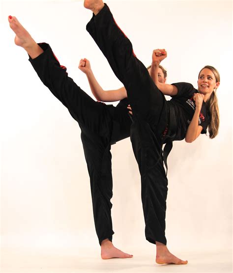 Roundhouse kick http://www.clubenergize.com/ClubEnergize/Low_Fu_Kung_Fu_%26_Kickboxing.html ...