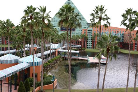 Inside the newly renovated Swan & Dolphin hotel rooms at Walt Disney World