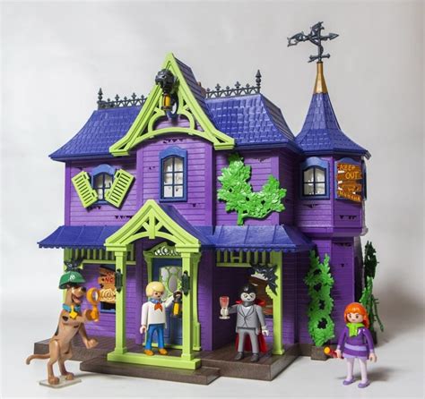 REVIEW: Playmobil Scooby Doo Haunted Mansion | Figures.com