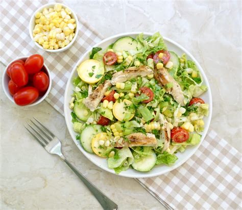 Farmers Market Salad is full of fresh ripe summer vegetables.