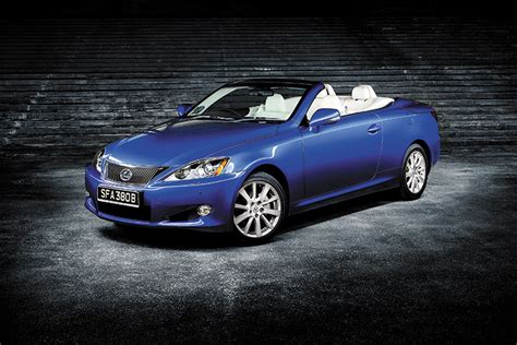 Lexus IS250C is a V6-powered seamless convertible cruiser