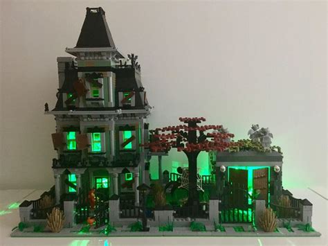 Lego haunted house, Lego halloween, Amazing lego creations