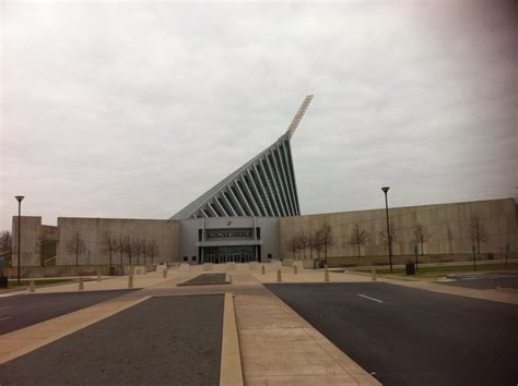 Our Fantastic Falcon Voyage: Marine Corps Museum in Quantico