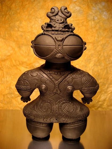 Japanese clay doll from Jomon era (145 B.C.) Ancient Astronaut, Ancient ...