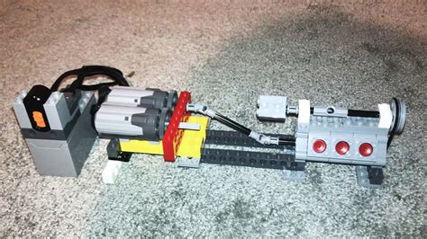 Lego engine using two motors to shift gears - YouTube