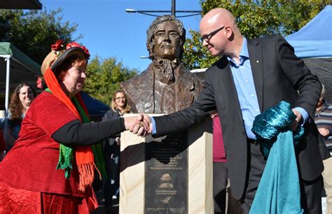 Bust of explorer Gregory Blaxland unveiled in Blue Mountains | Blue Mountains Gazette | Katoomba ...