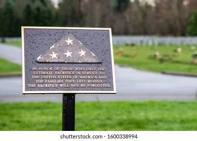 Tahoma national cemetery : 78 images, photos et images vectorielles de stock | Shutterstock