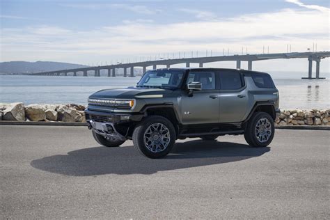 Review: 2024 GMC Hummer EV SUV shows off what can be