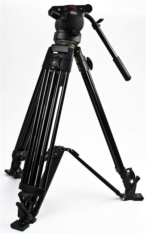 Everything You Need to Learn: Tripod vs. Steadicam