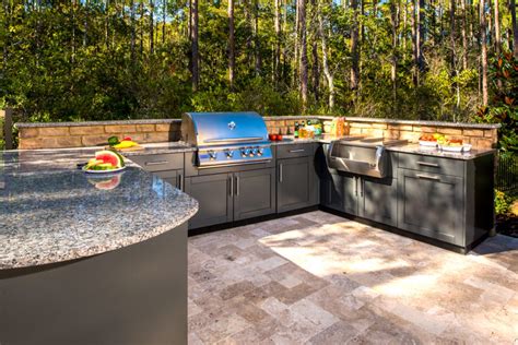 Outdoor Kitchen Cabinets l Trex Outdoor Kitchens