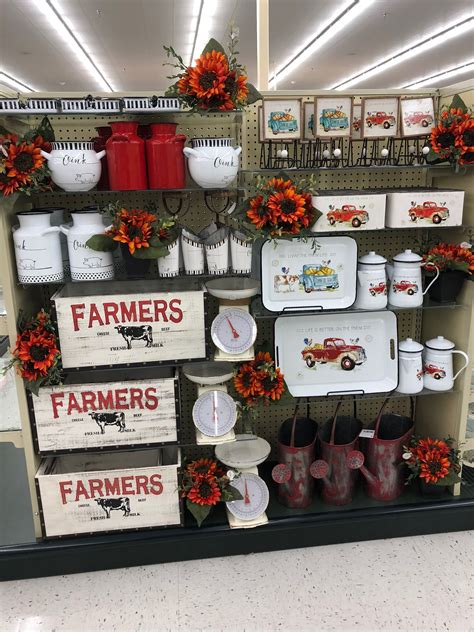 Some ideas: 💡 splashes of red in a farmhouse kitchen | Farm decor ...