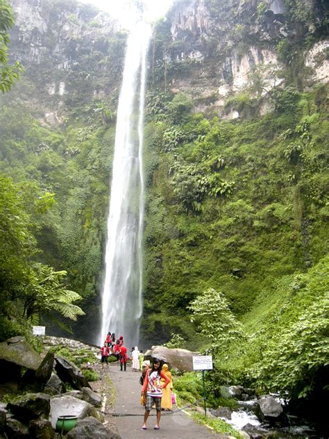 Deshinta Wulan Purwandari: Coban Rondo Waterfall