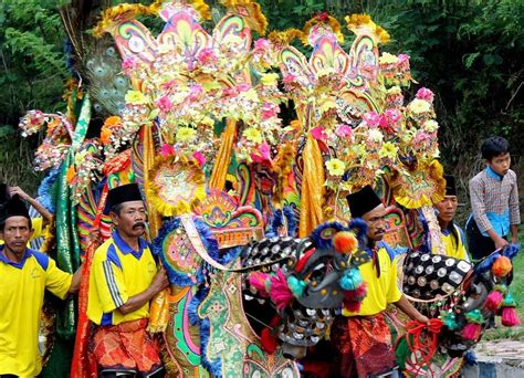 18 Festivals in Indonesia That Bring Out Its National Colours (2025 Updated)