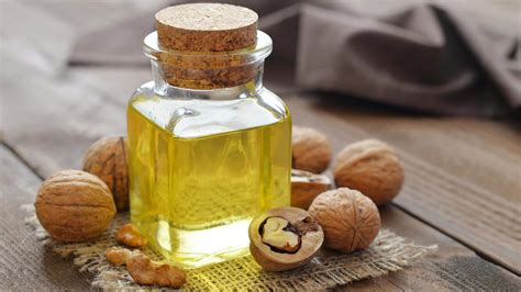 Walnut oil: Let's explore its top 5 health benefits