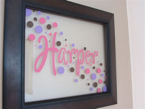 Cricut vinyl...i like the flow of the dots on this one. Vinyl Crafts ...