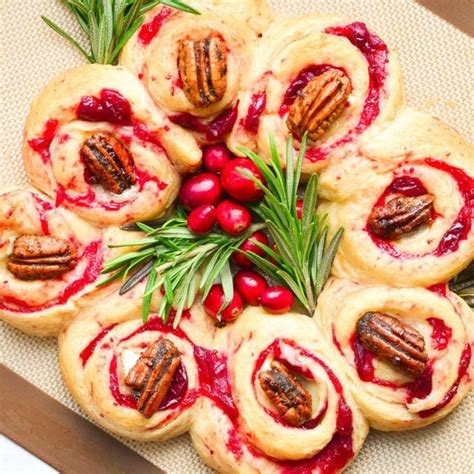 Cranberry Brie Crescent Wreath - My Modern Cookery