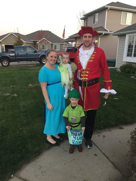 Peter Pan family Halloween costume | Family halloween costumes ...