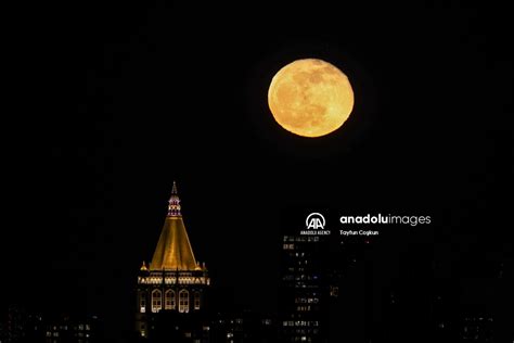 Penampakan bulan purnama merah muda di New York - Anadolu Ajansı