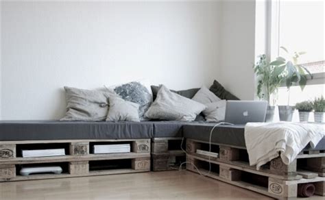 16 Pallet Daybed: Hot and New Trend | Pallet Furniture DIY