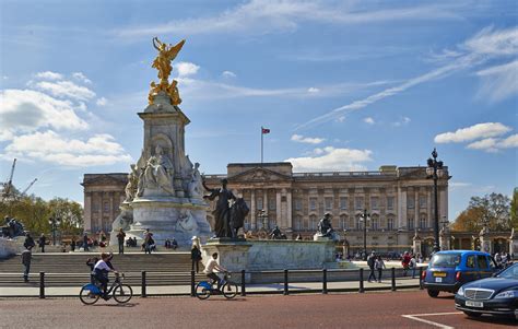 Remembering The Queen: Her Royal Residences - London Planner