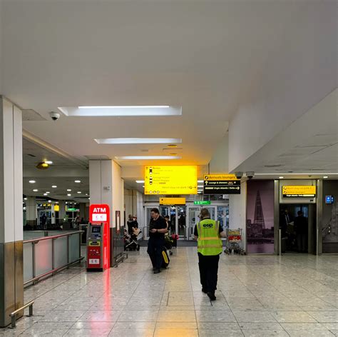 Aerotel hotel at Heathrow Terminal 3 review - Turning left for less