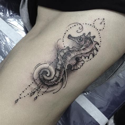 99 Beğenme, 10 Yorum - Instagram'da Max Motta (MARQX) (@maxmottawtf): "Tattoo da @jullietthlima ...