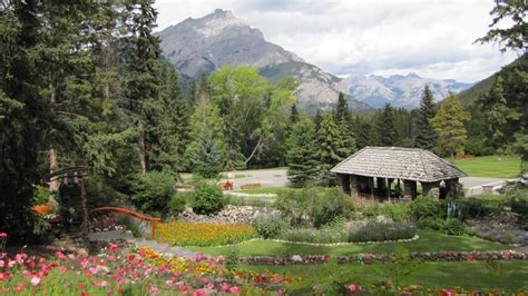 Hortons' Adventures: Aug. 18 - 20 - Banff and Cascade Gardens