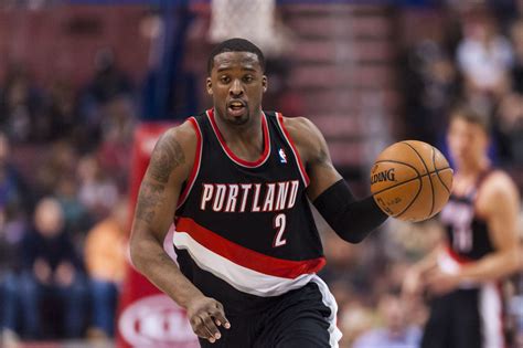 Wesley Matthews injury: Blazers SG leaves game vs. Mavericks with ...