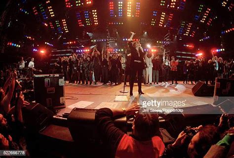 Liza Minnelli Concert Photos and Premium High Res Pictures - Getty Images