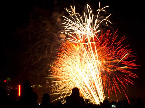 July 4th firework @ Niagara Falls | Snaps of fireworks @ Nia… | Flickr