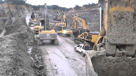 EXCAVATOR RACING - YouTube