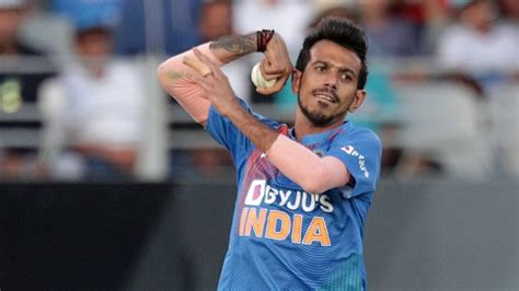 Yuzvendra Chahal shares heartwarming picture with family - Crictoday