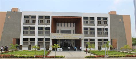 MAHARASHTRA NATIONAL LAW UNIVERSITY - AURANGABAD