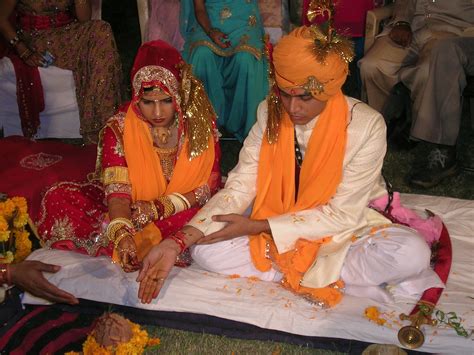 Archivo:Hindu marriage ceremony offering.jpg - Wikipedia, la enciclopedia libre