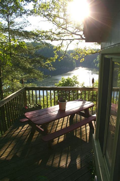 Cozy Lakehouse with Views - Lake Cumberland, Kentucky | Kentucky vacation, Lake house, Lake ...