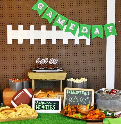 Homegating Football Party Guide and Printables - U Create